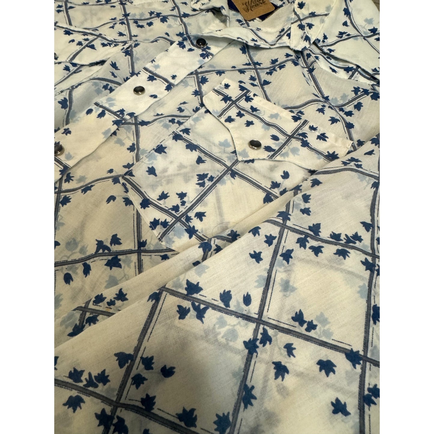 Vintage Wrangler Blue Stripped Pearl Snap