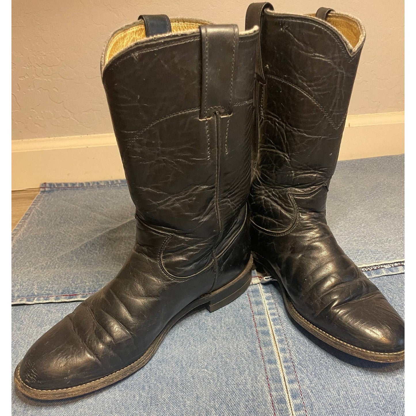Vintage Justin Black Leather Cowgirl Boots